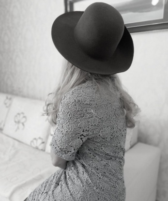 Знойная брюнетка с упругой грудью приглашает в гости. Готова исполнить твои фантазии и подарить море удовольствия. Не упусти свой шанс! 10648, 52 года