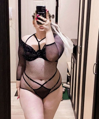 Изысканная красотка с шикарной фигурой приглашает вас в мир страсти и наслаждения. Умею быть нежной и страстной, забудь обо всех своих проблемах и окунись в океан наслаждения и релакса. 13274, 20 лет